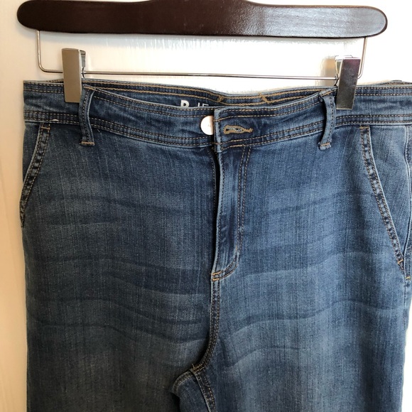 Reitmans High Rise Blue Jeans - Picture 2 of 8